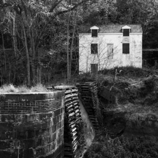 Pump House on the Lock by Leslie Landerkin